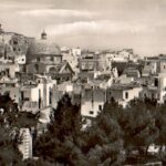 Ceglie Messapica com'era alla fine degli anni Cinquanta: in primo piano la villa comunale