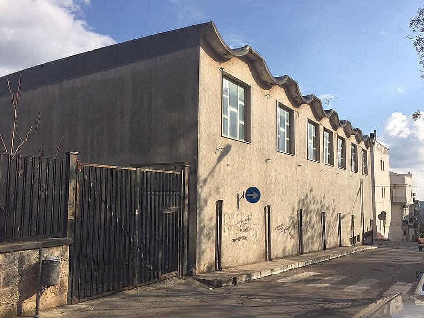 La palestra della scuola media "da Vinci" di Ceglie
