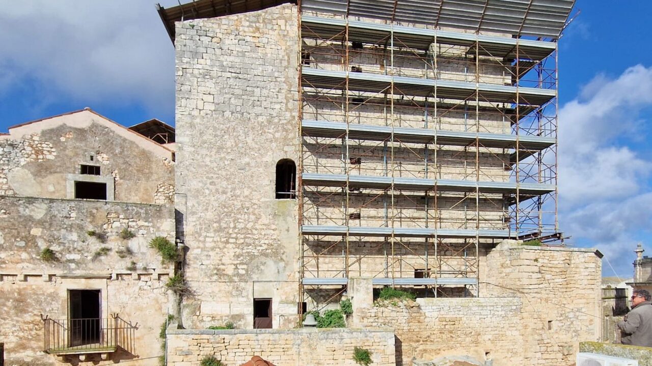 Sic transit gloria mundi (il castello parla)