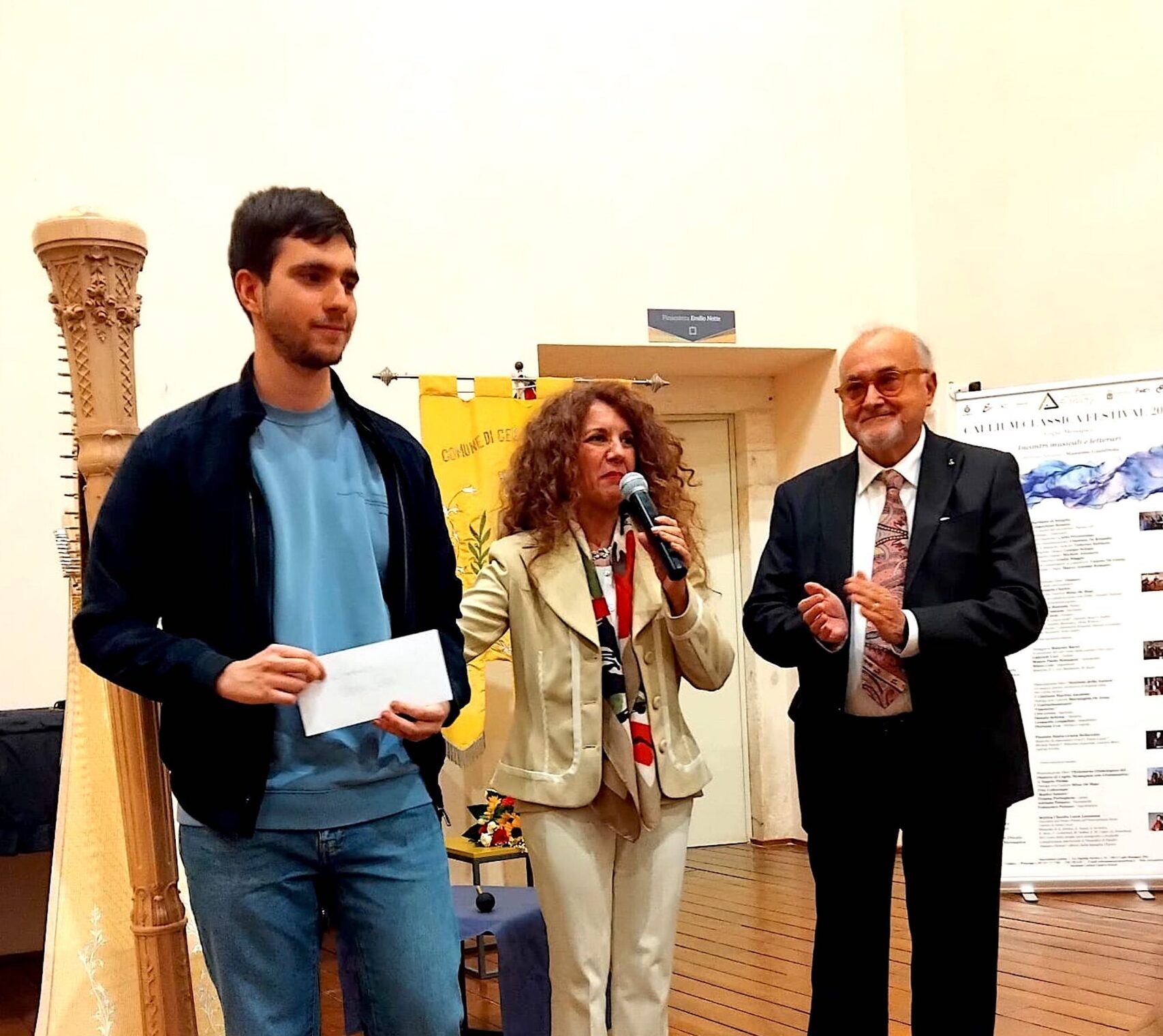 Mattia Curri con Rosangela Chirico e Massimo Gianfreda nella serata conclusiva del Caelium Classica Festival