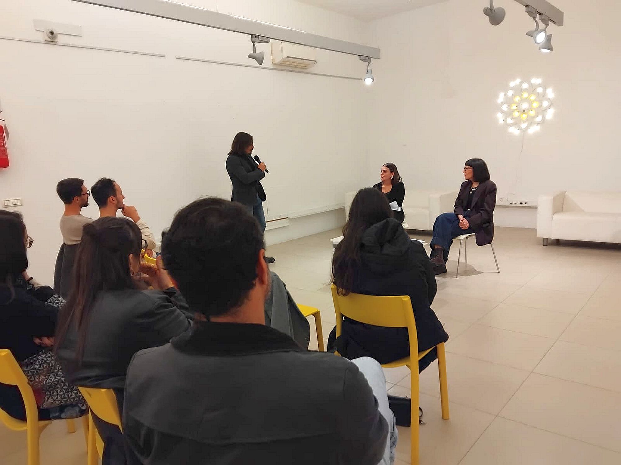 La presentazione del libro di Jennifer Salonna in un dialogo con Vanessa Putignano