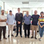 il capitano dei Carabinieri Alessandro Contente con il sindaco Angelo Palmisano e l'amministrazione comunale di Ceglie Messapica